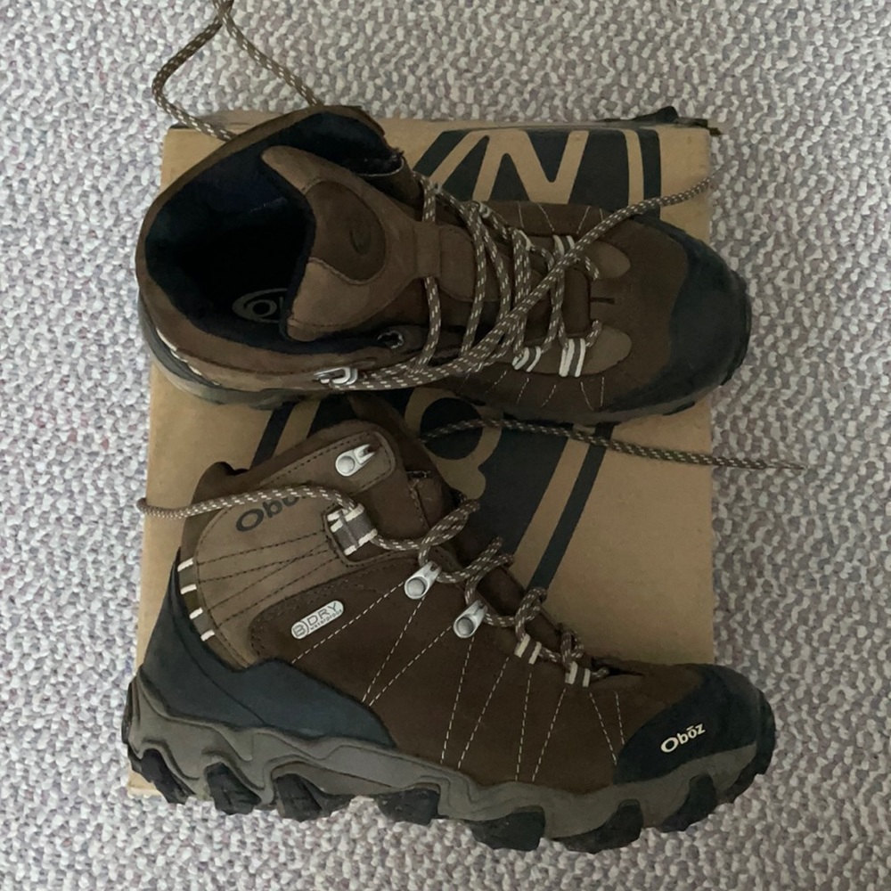 EUC. Oboz Hiking boots. Size 10